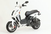 2010 Peugeot Blaster Ice Blade photo